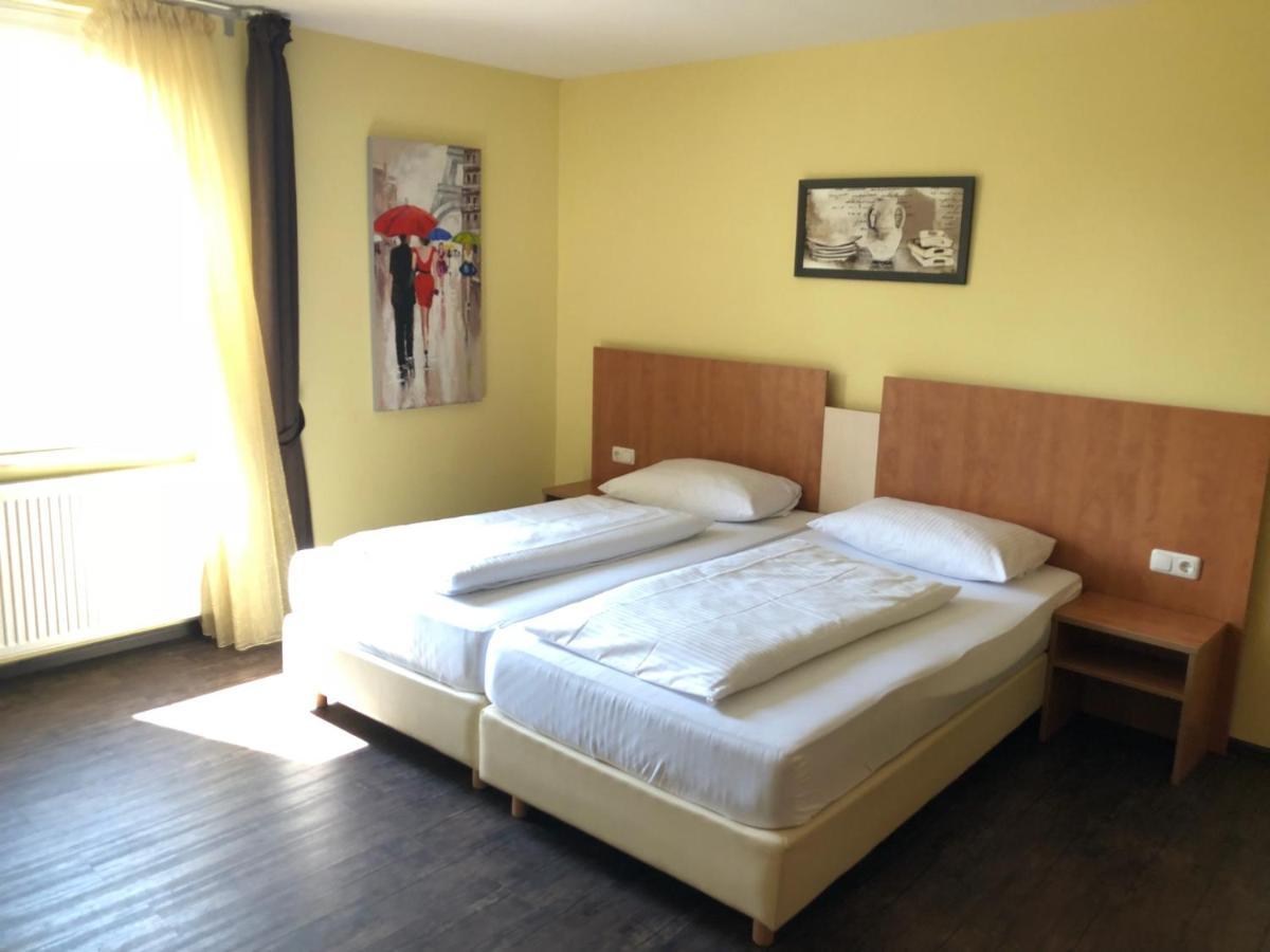 Hotel Europa - Restaurant Russelsheim Bagian luar foto
