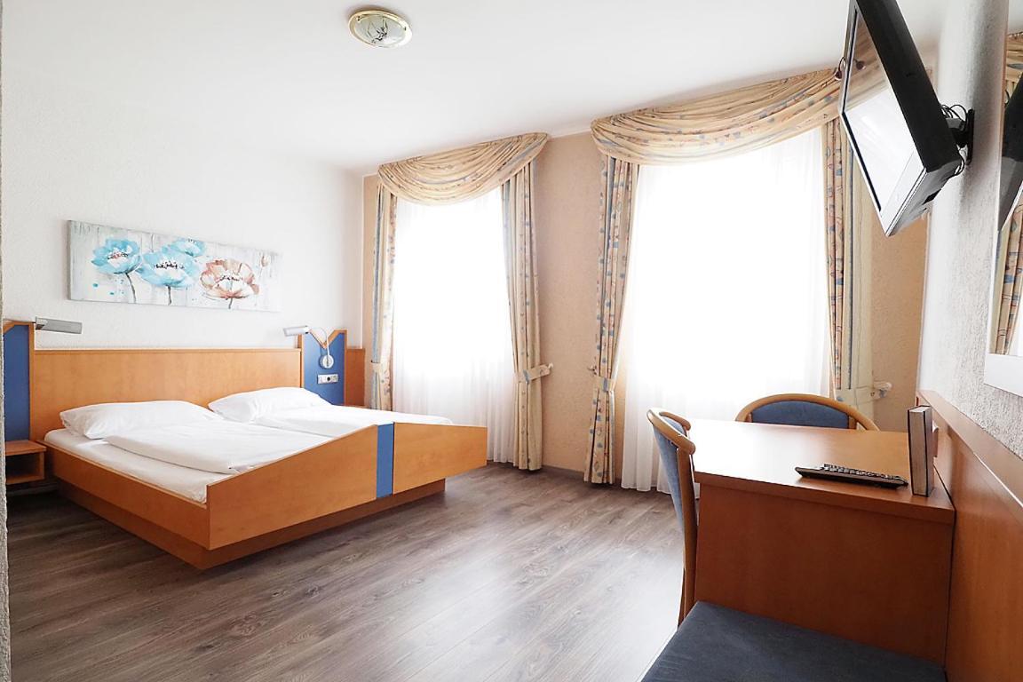 Hotel Europa - Restaurant Russelsheim Bagian luar foto
