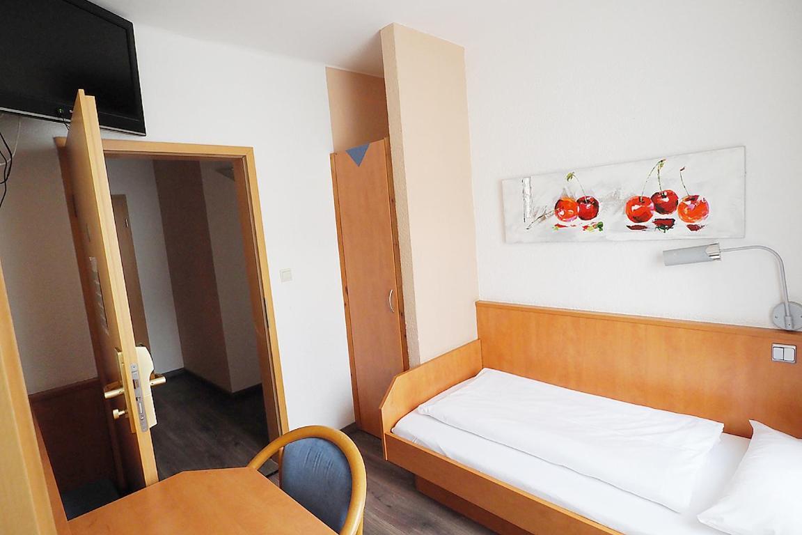 Hotel Europa - Restaurant Russelsheim Bagian luar foto